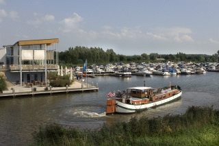 Jachthaven restaurant vanaf brug
